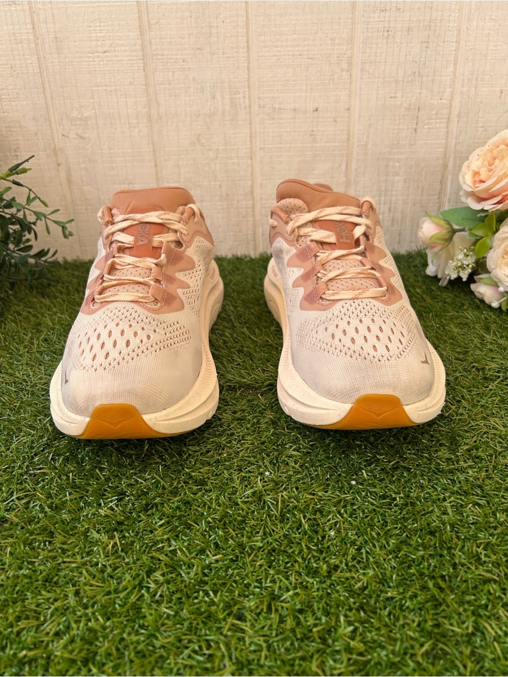 HOKA
Kawana 2 Sneakers women size 7.5 preowned - Picture 10 of 16